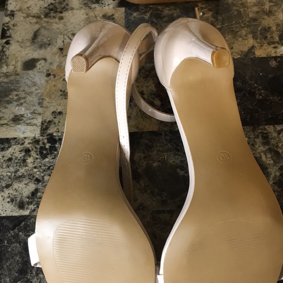 Heels - Picture 3 of 3